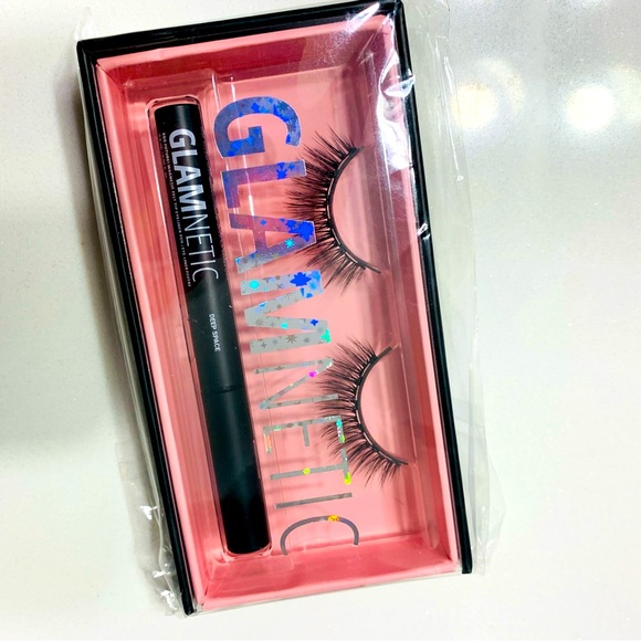 GLAMNETIC Livin' Lashes - Picture 1 of 4